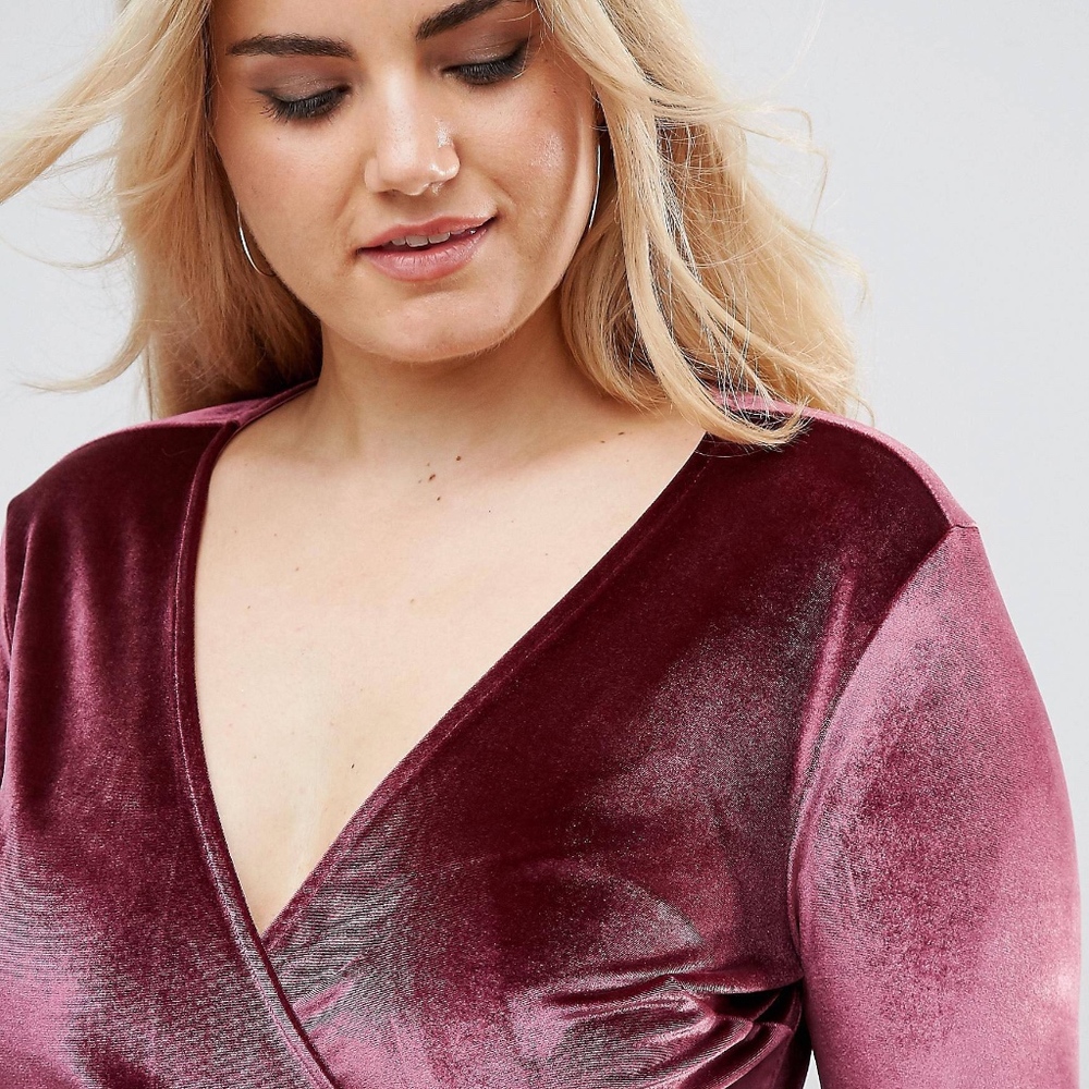 Flute Sleeve Velvet Dress - Picture 4 of 7
